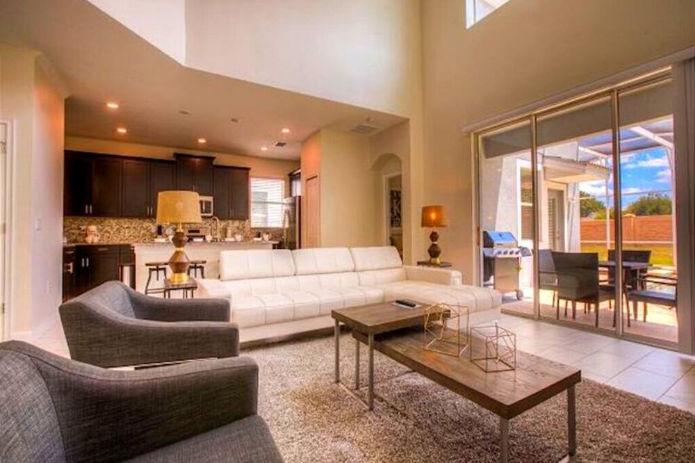 Photo of Livingroom in Davenport
