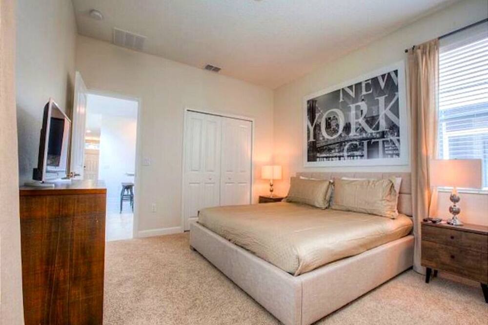Photo of Bedroom in Davenport