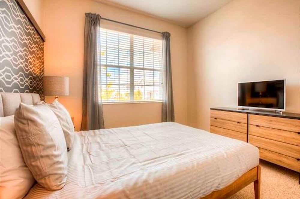 Photo of Bedroom in Davenport
