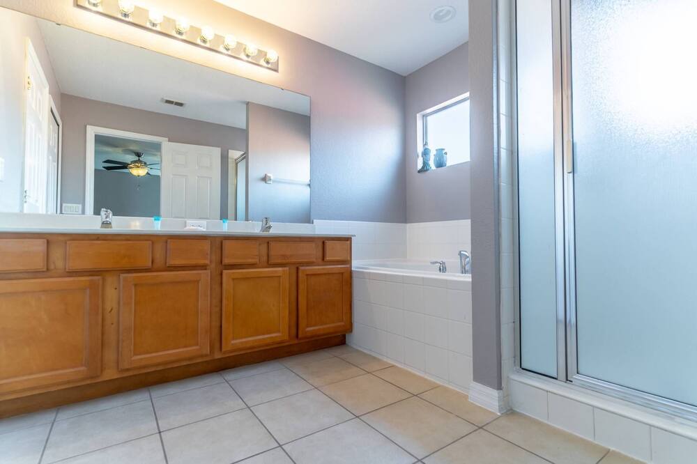 Photo of Bathroom in Watersong
