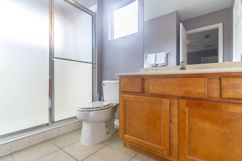 Photo of Bathroom in Watersong
