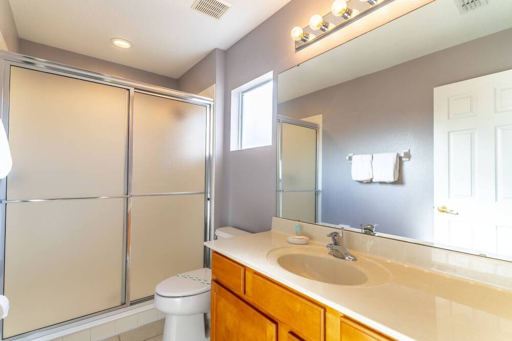 Photo of Bathroom in Watersong