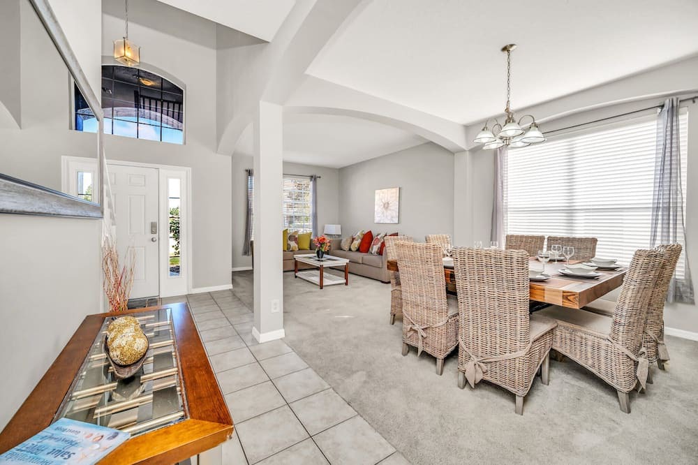 Photo of Livingroom in Loughman