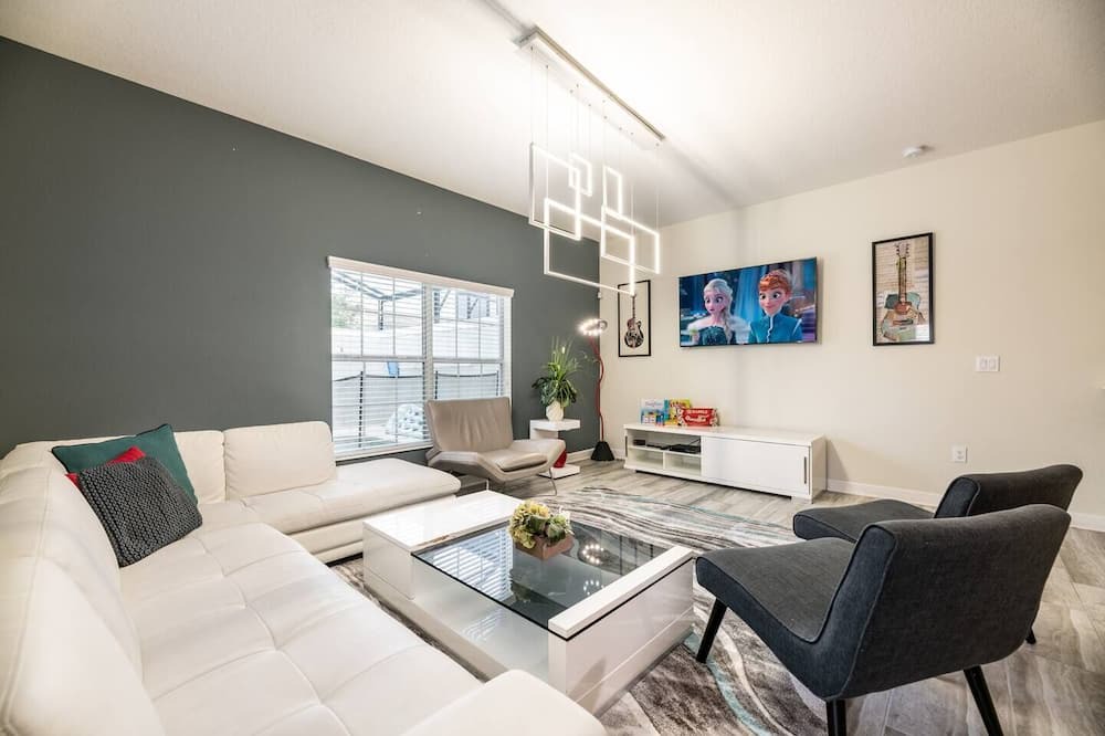 Photo of Livingroom in Davenport
