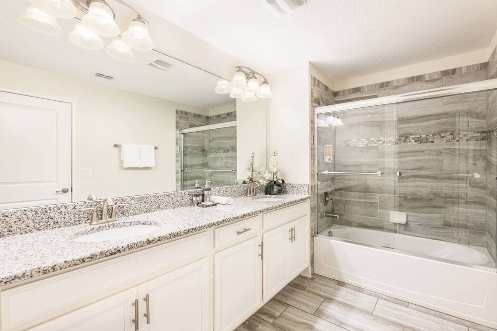Photo of Bathroom in Davenport