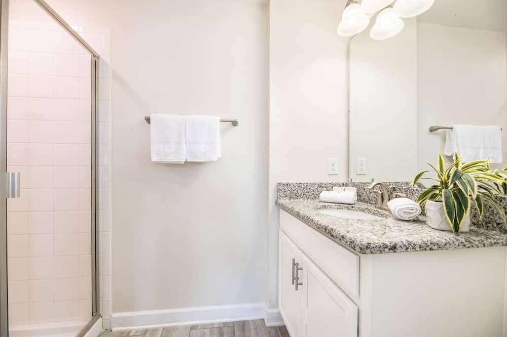Photo of Bathroom in Davenport