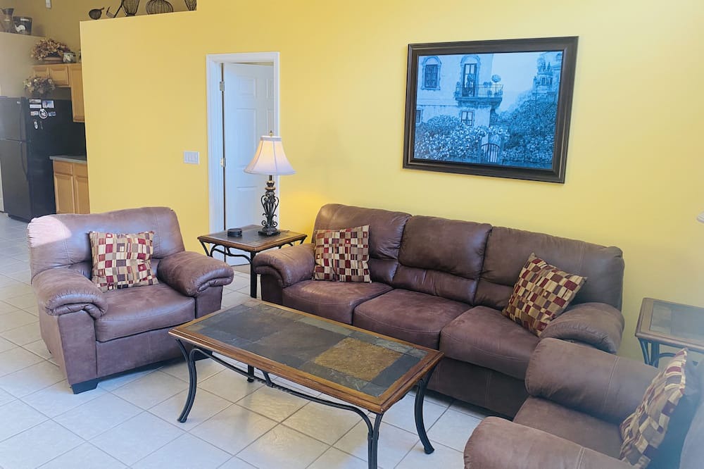 Photo of Livingroom in Loughman