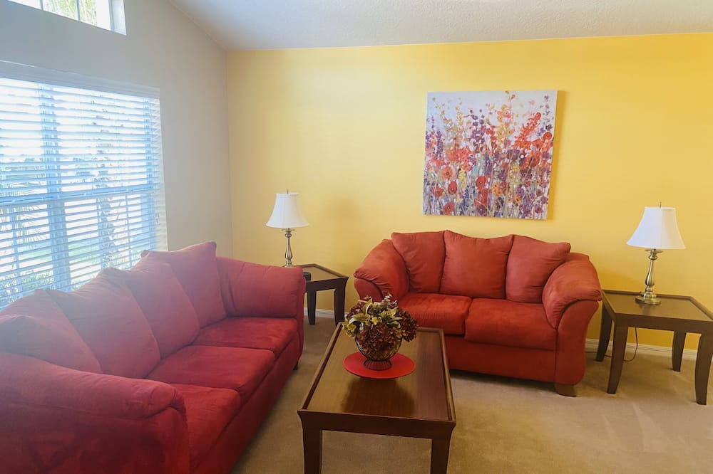 Photo of Livingroom in Loughman