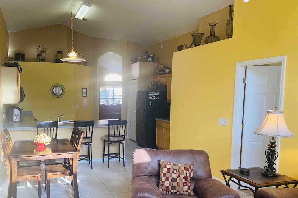Photo of Livingroom in Loughman