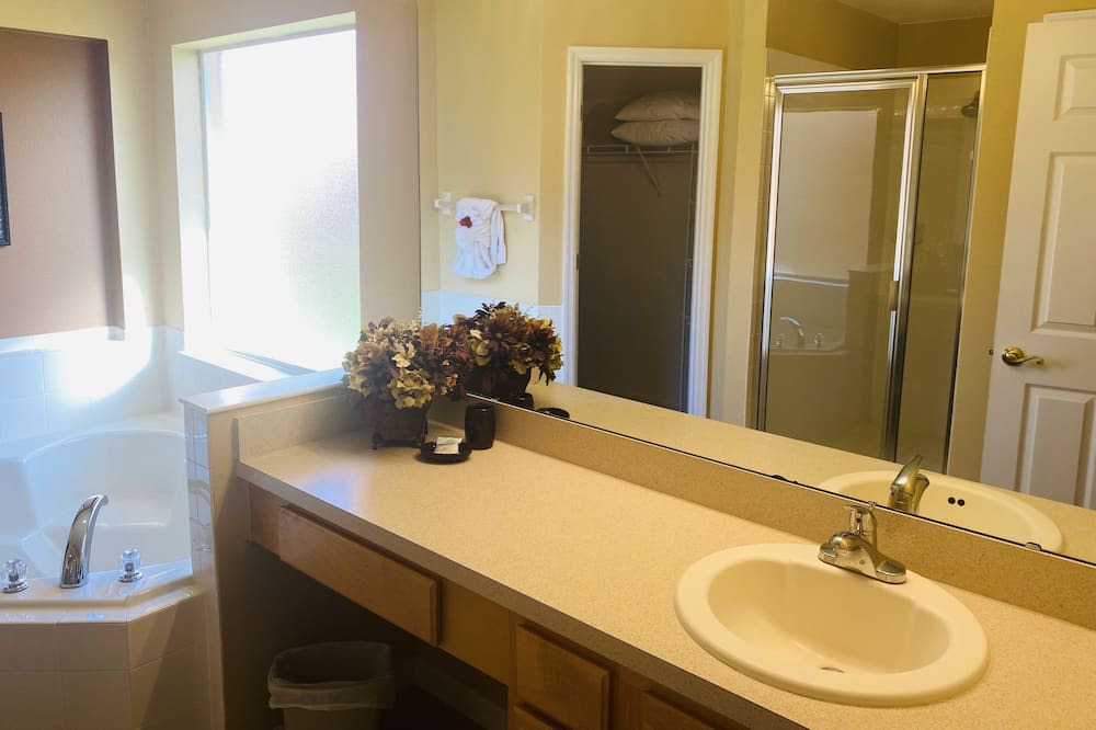 Photo of Bathroom in Loughman