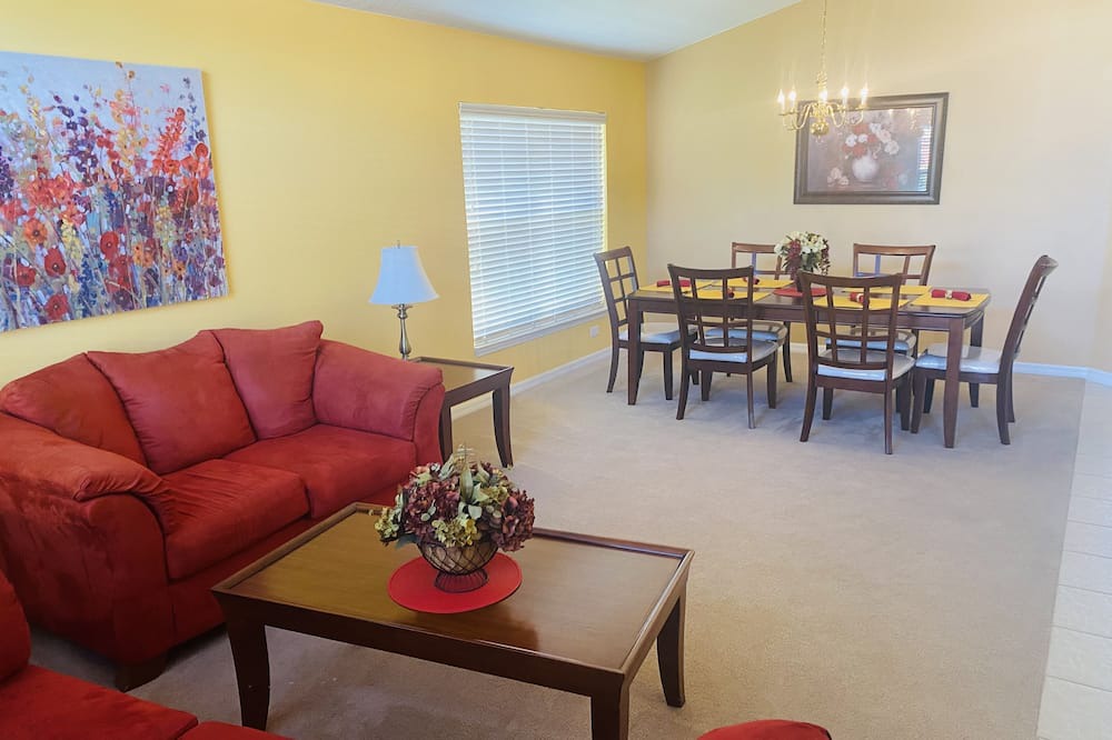 Photo of Livingroom in Loughman