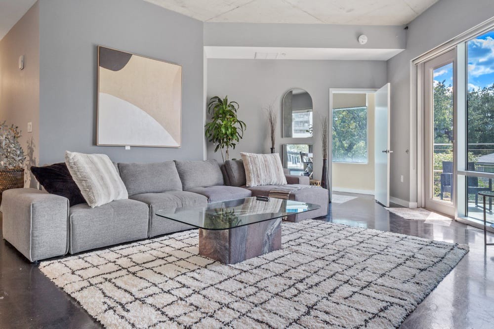 Photo of Livingroom in South Eola