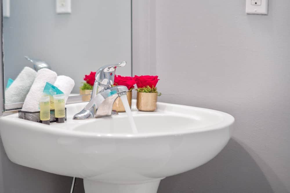 Photo of Bathroom in South Eola
