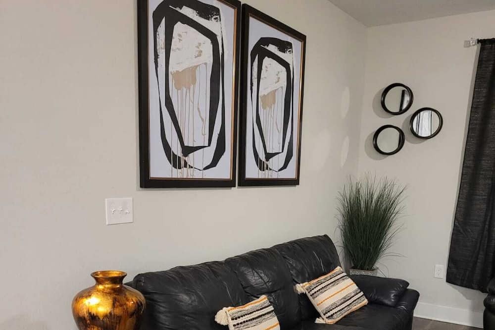 Photo of Livingroom in Kirkman North