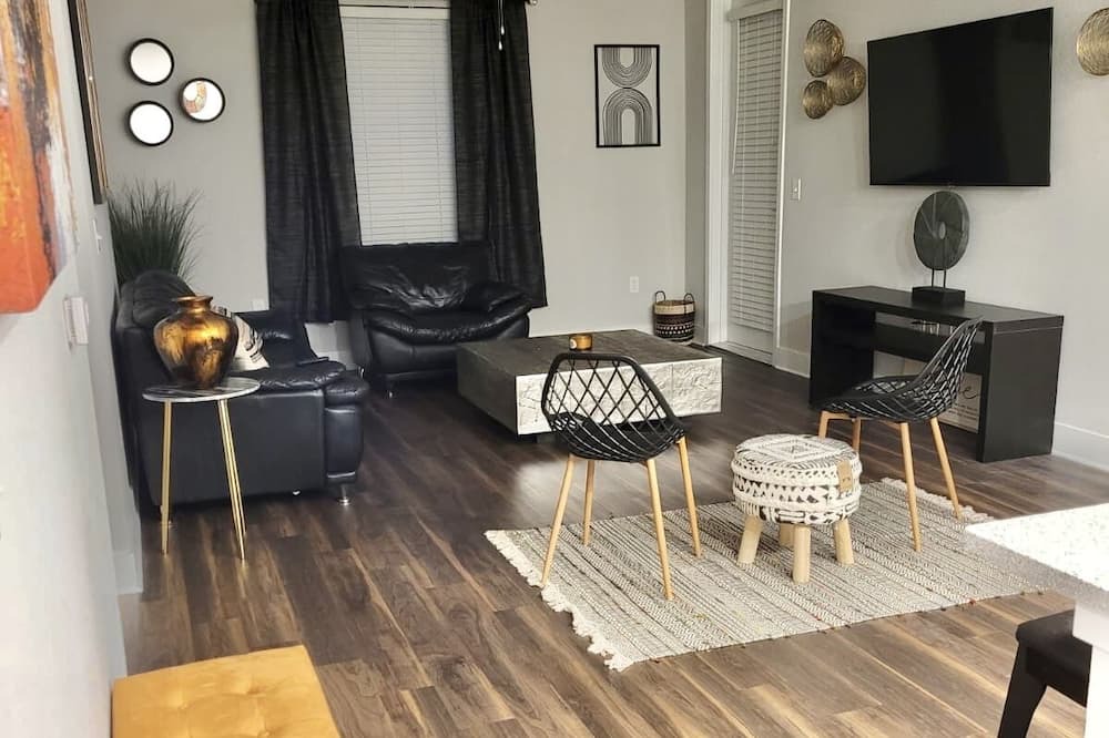 Photo of Livingroom in Kirkman North
