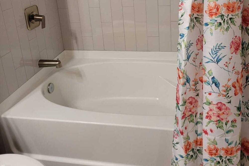 Photo of Bathroom in Kirkman North