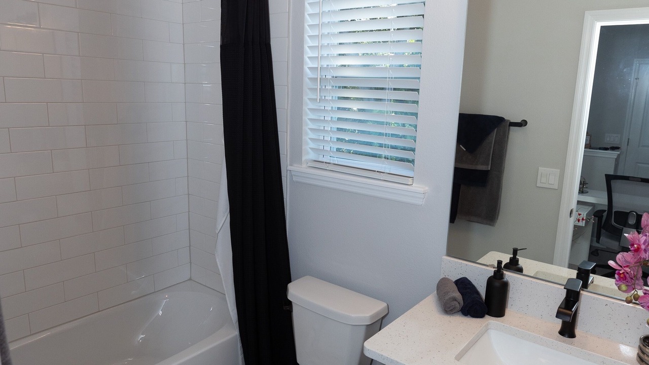 Photo of Bathroom in Colonialtown South