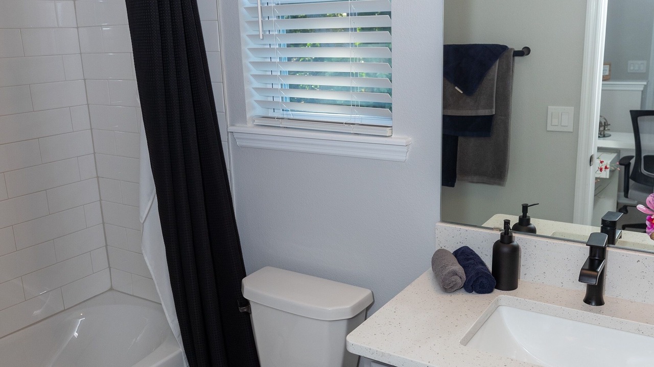 Photo of Bathroom in Colonialtown South