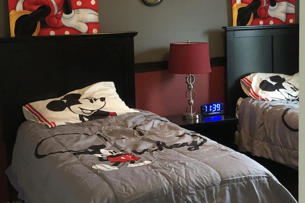 Photo of Bedroom in Cypress Pointe