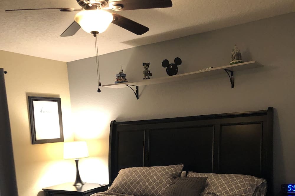 Photo of Bedroom in Cypress Pointe