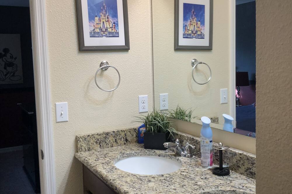 Photo of Bedroom in Cypress Pointe