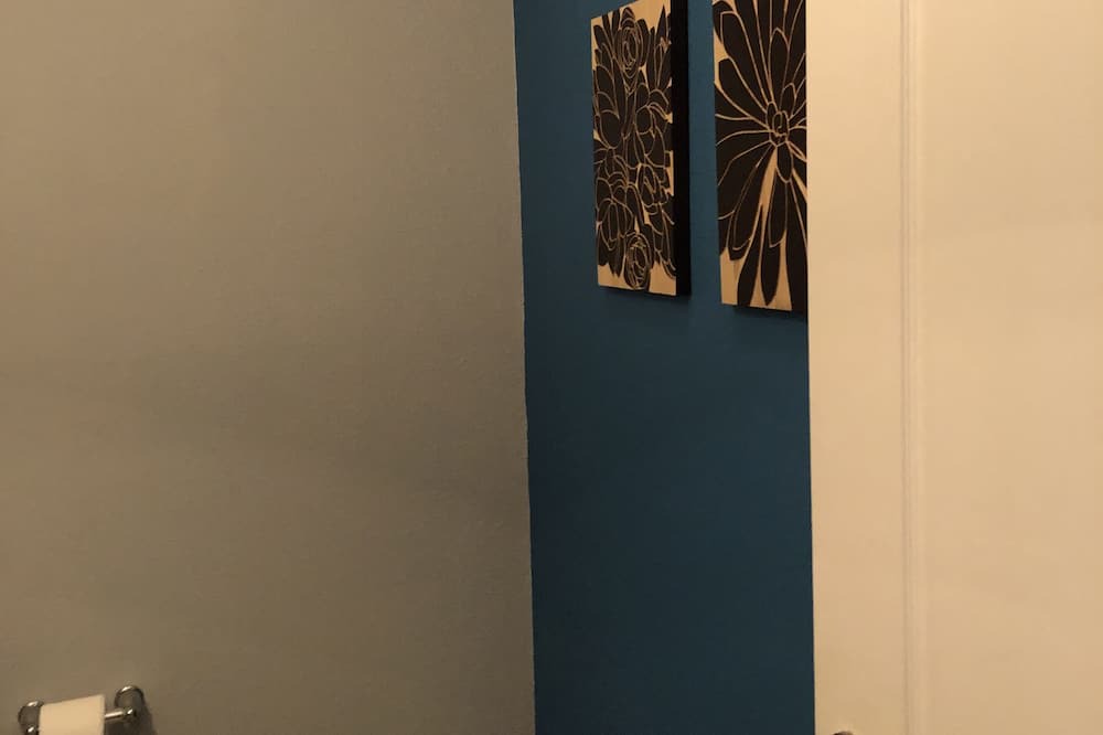 Photo of Bathroom in Cypress Pointe