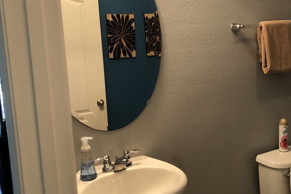 Photo of Bathroom in Cypress Pointe