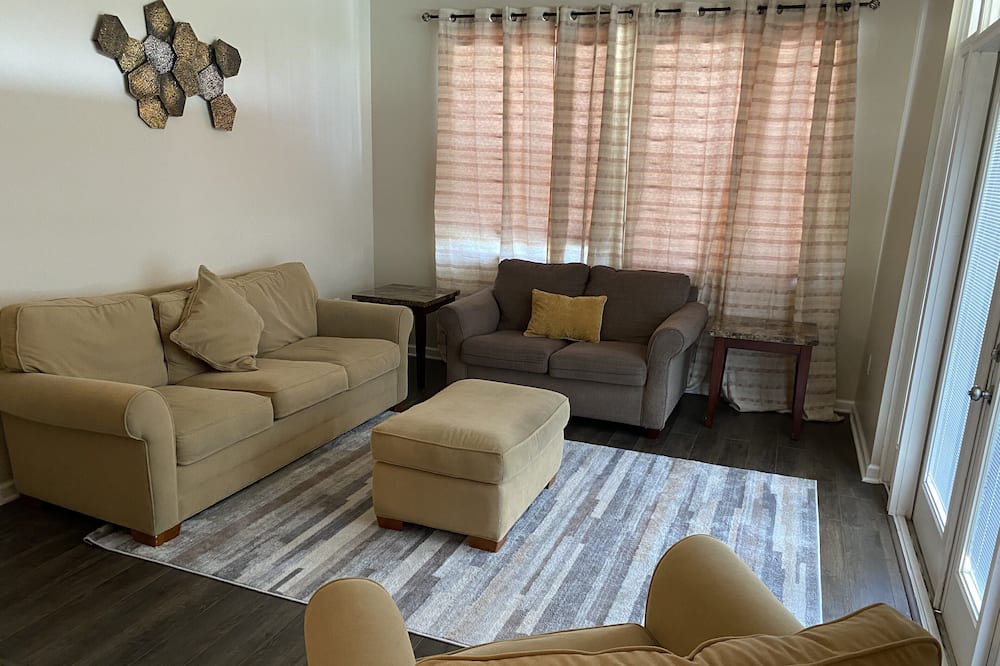 Photo of Livingroom in Davenport