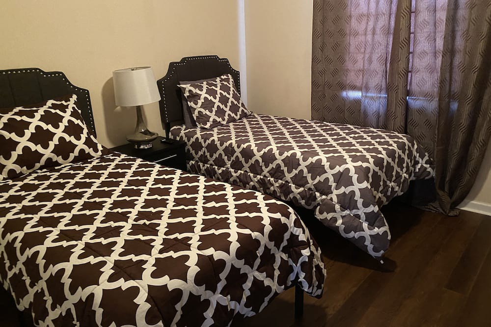 Photo of Bedroom in Davenport