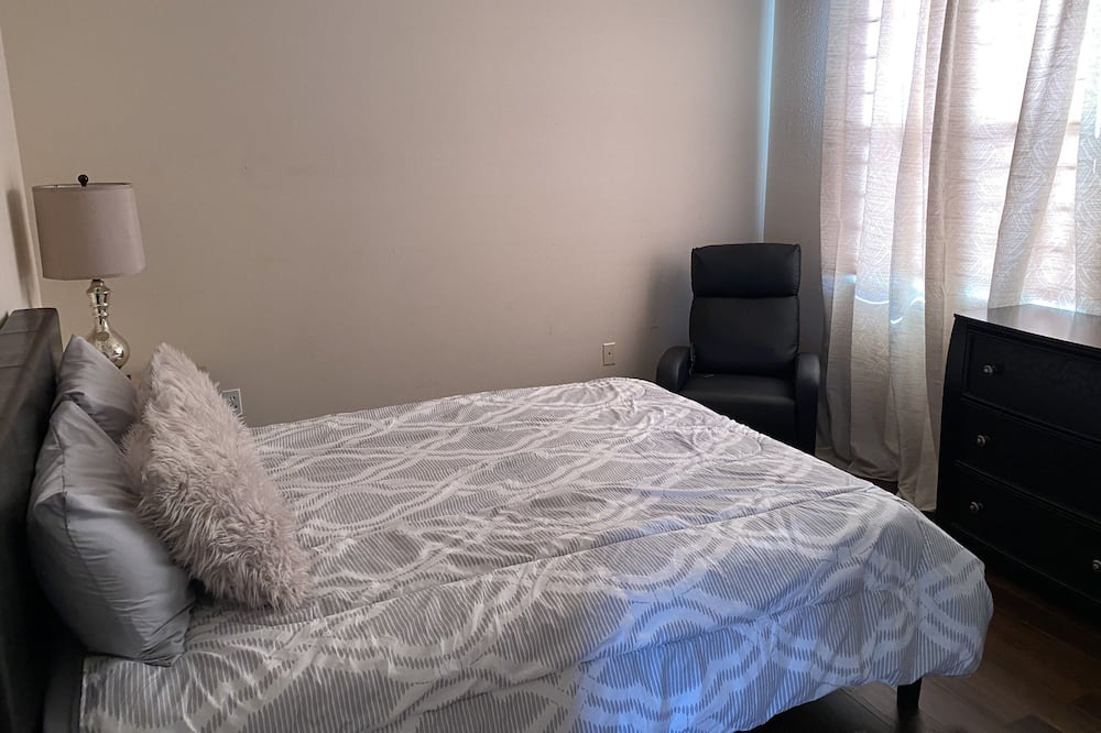 Photo of Bedroom in Davenport