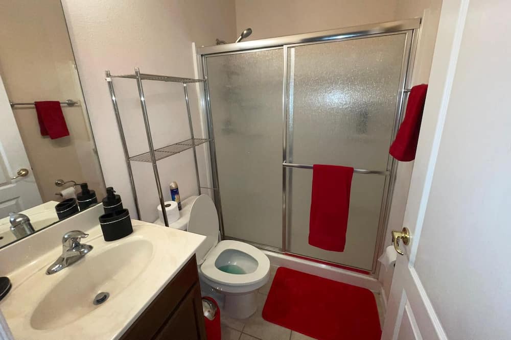 Photo of Bathroom in Davenport