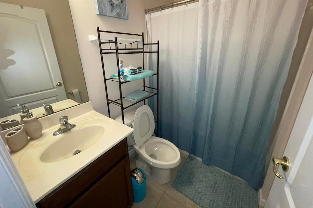 Photo of Bathroom in Davenport