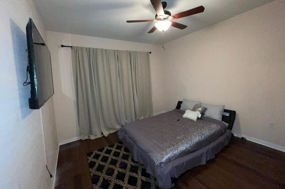 Photo of Bedroom in Davenport