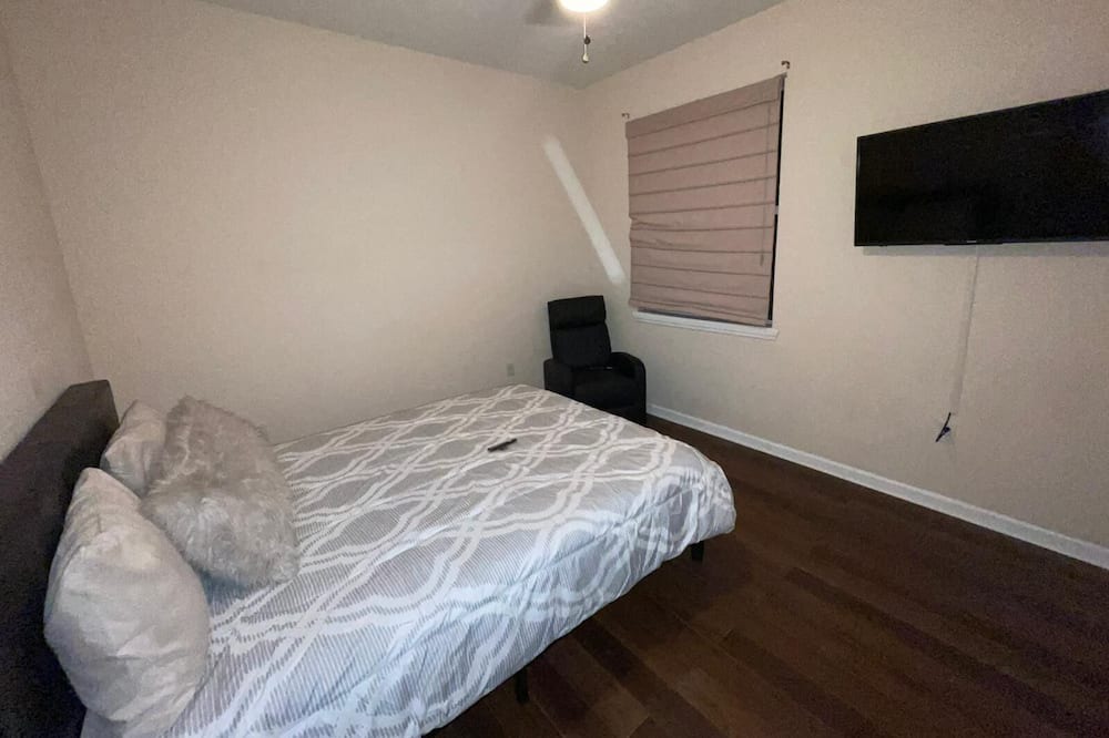 Photo of Bedroom in Davenport