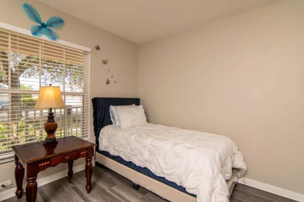 Photo of Bedroom in Florida Pines