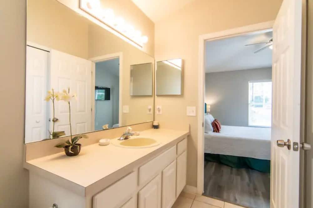 Photo of Bedroom in Florida Pines