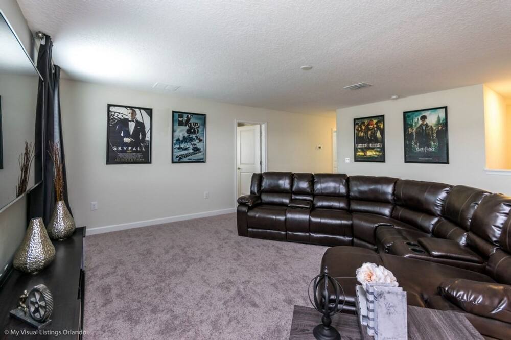 Photo of Livingroom in Davenport