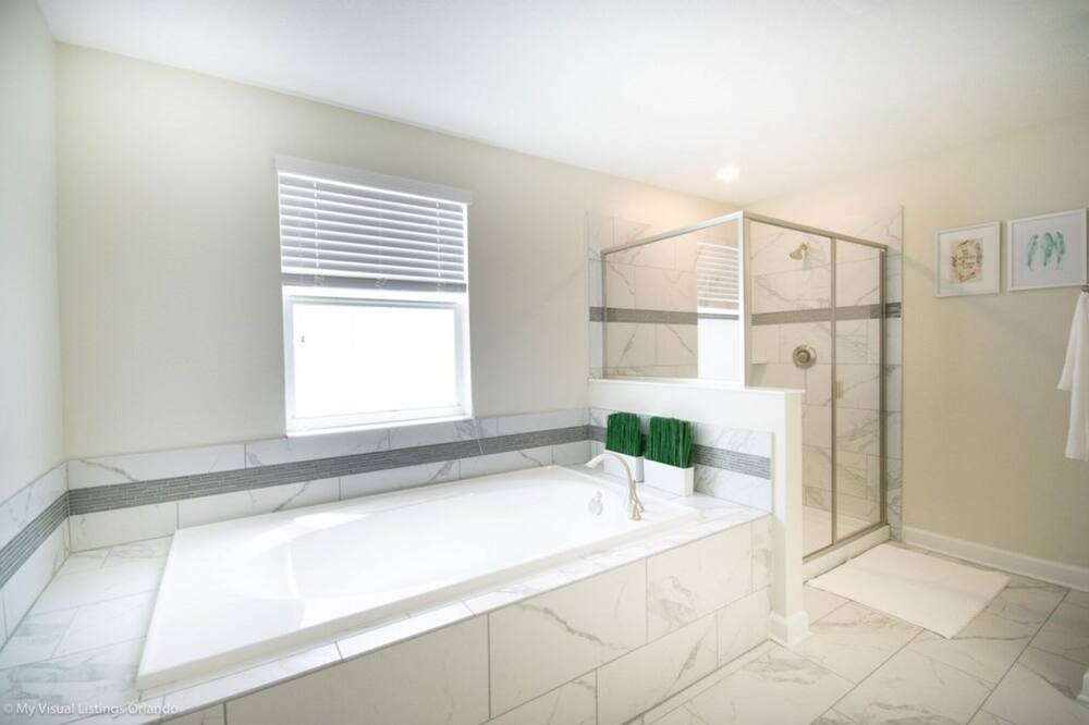 Photo of Bathroom in Davenport