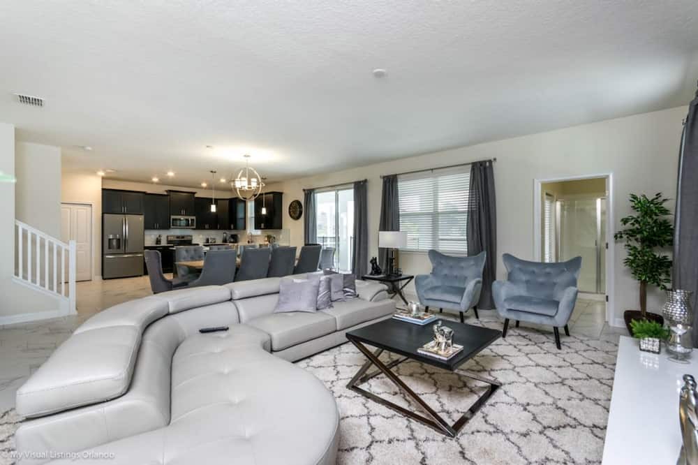 Photo of Livingroom in Davenport