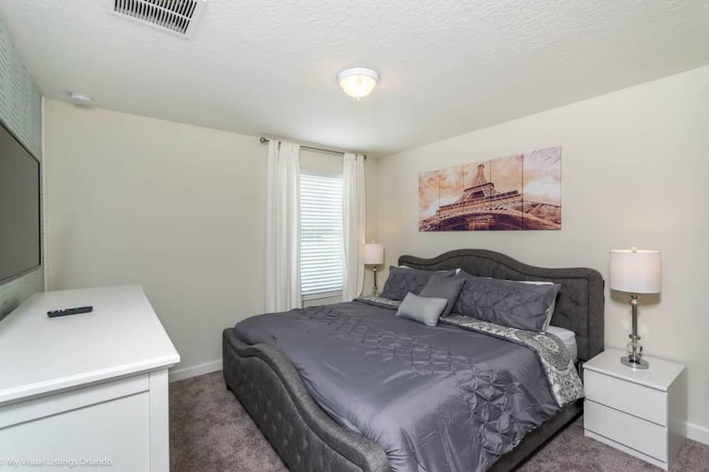 Photo of Bedroom in Davenport