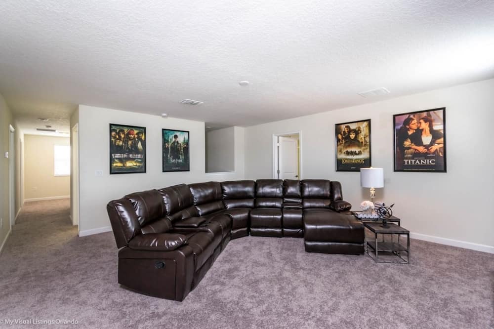 Photo of Livingroom in Davenport