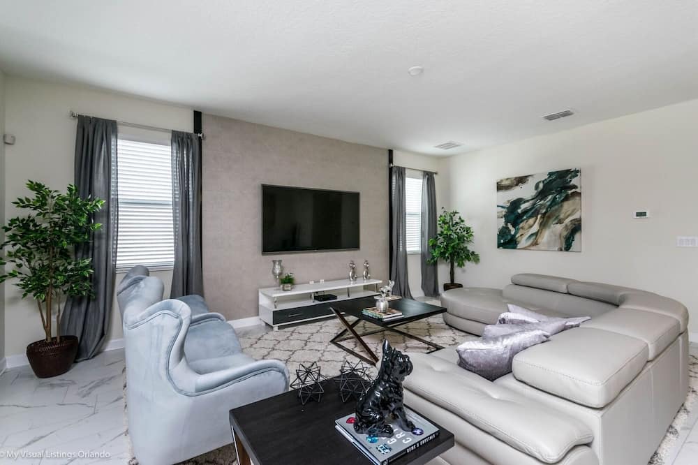 Photo of Livingroom in Davenport