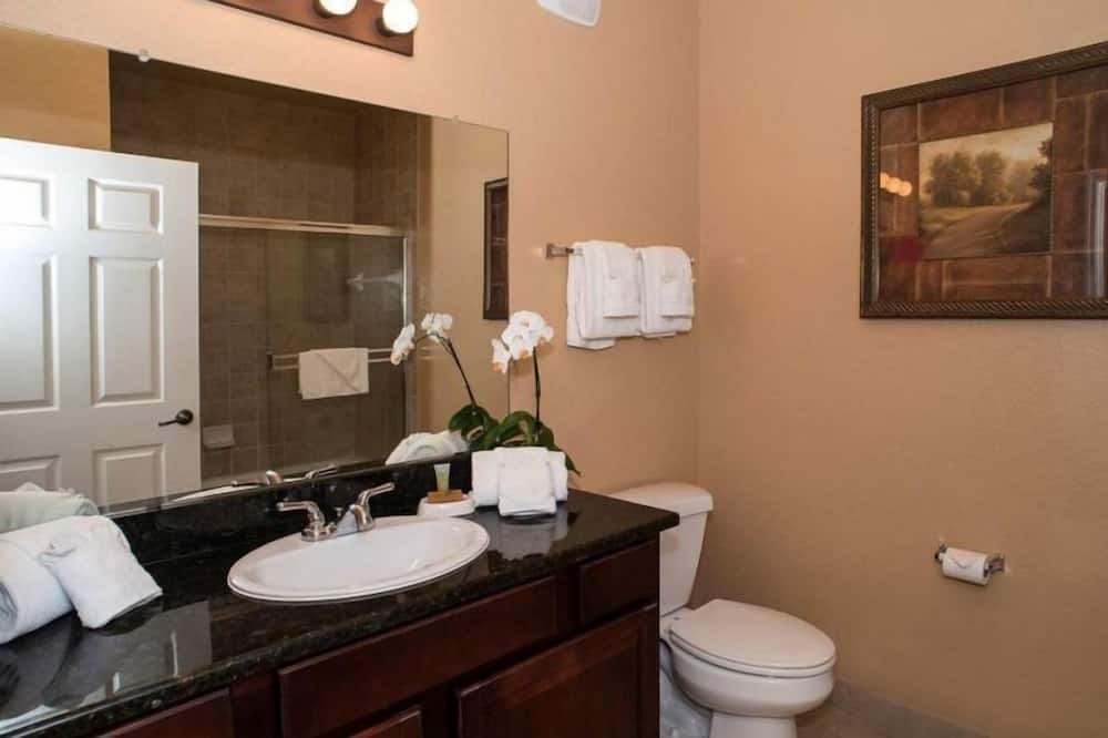 Photo of Bathroom in Four Corners