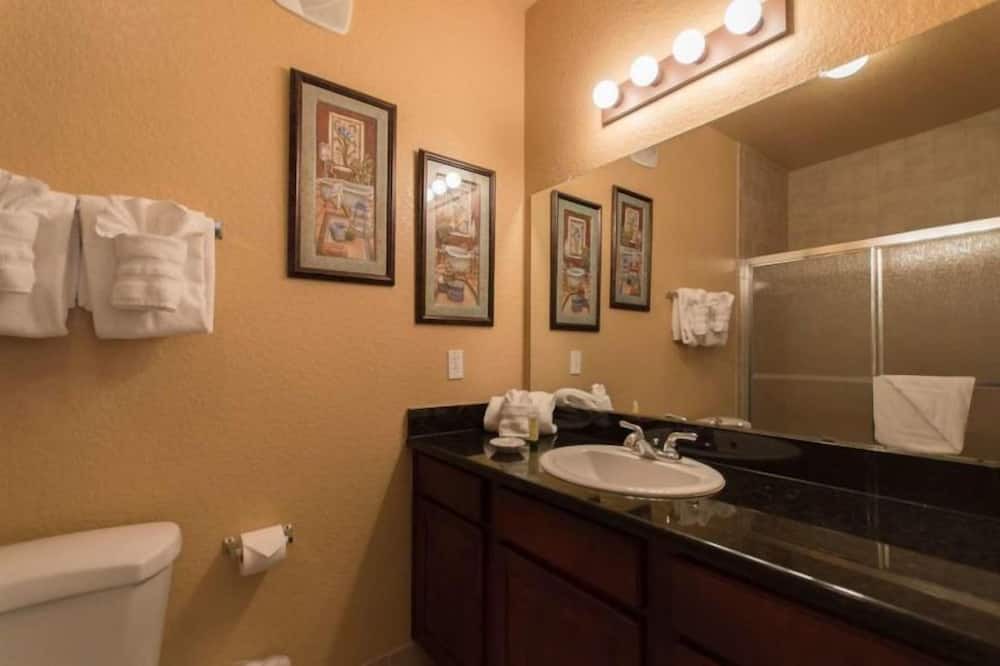 Photo of Bathroom in Four Corners