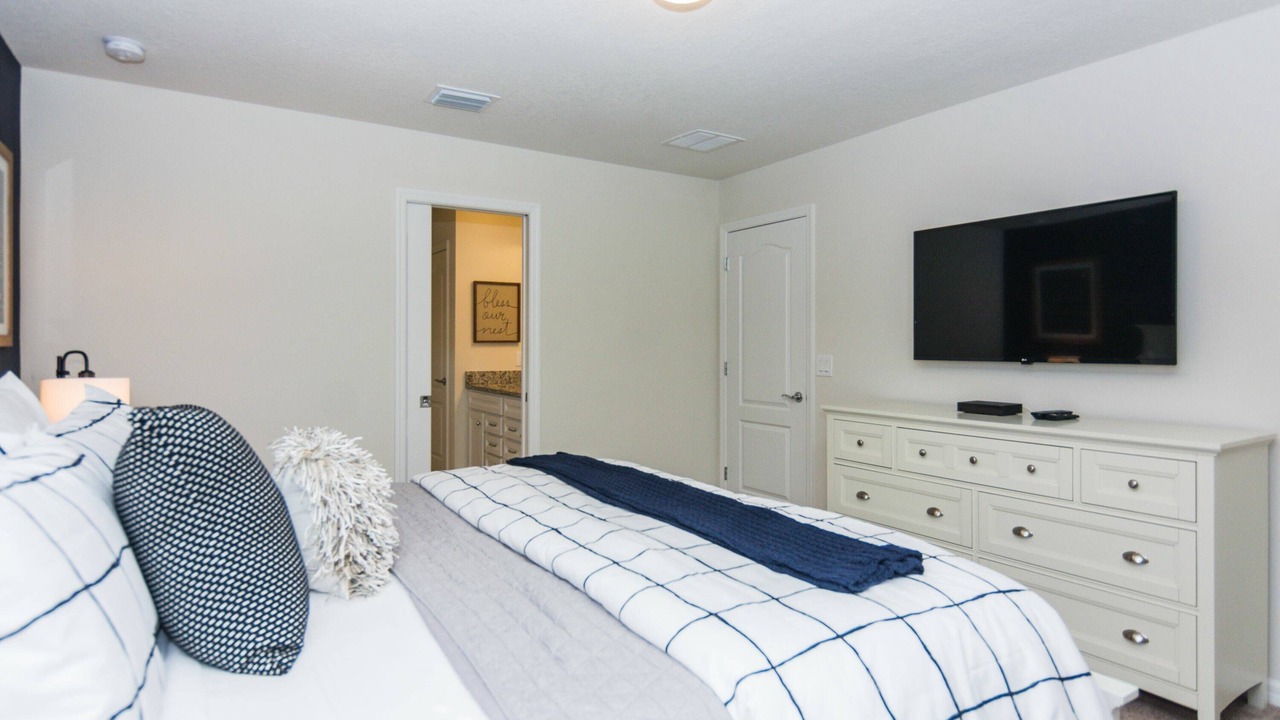 Photo of Others in Loughman