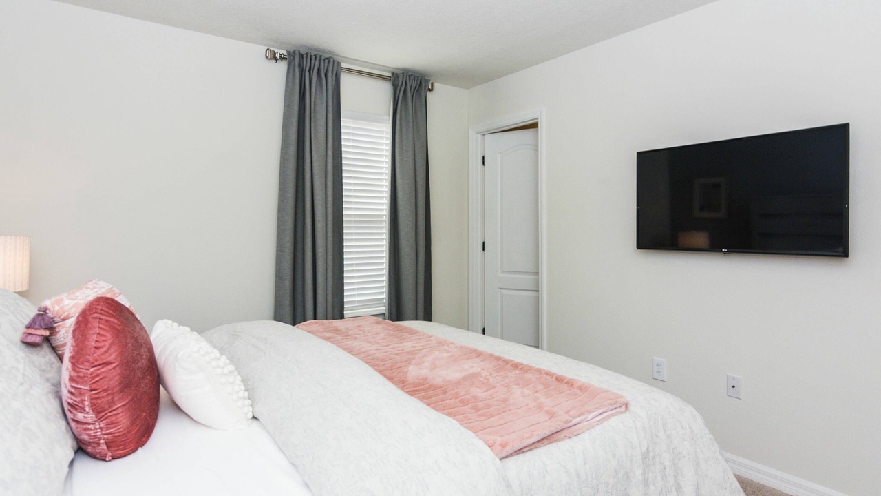 Photo of Others in Loughman