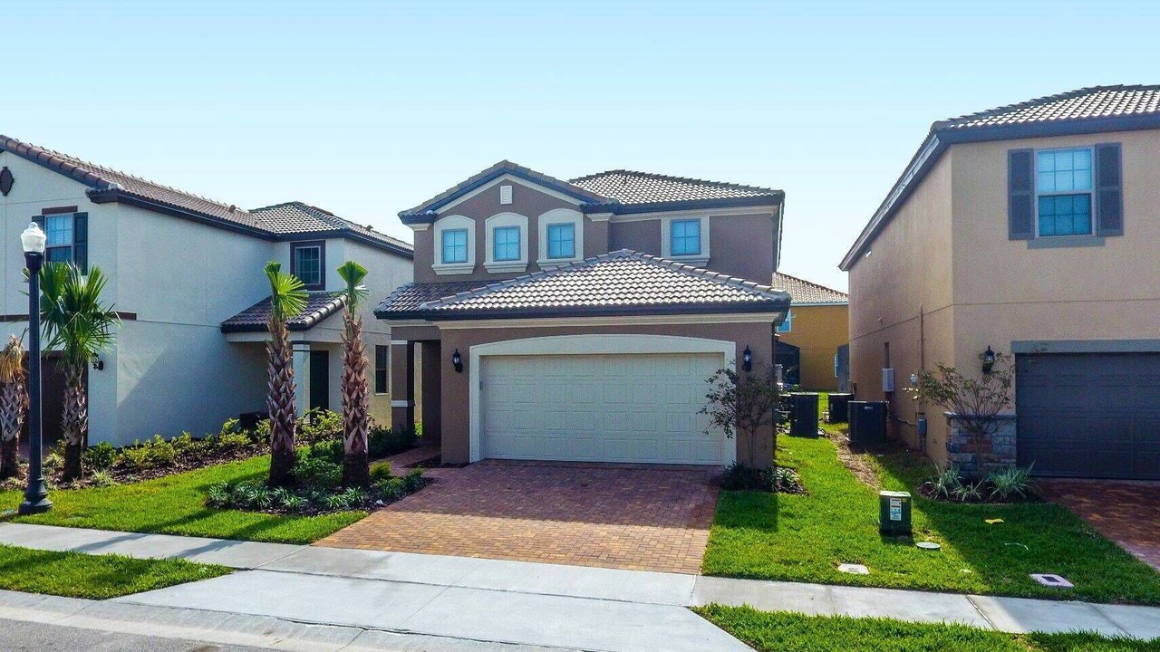 Photo of Others in Loughman