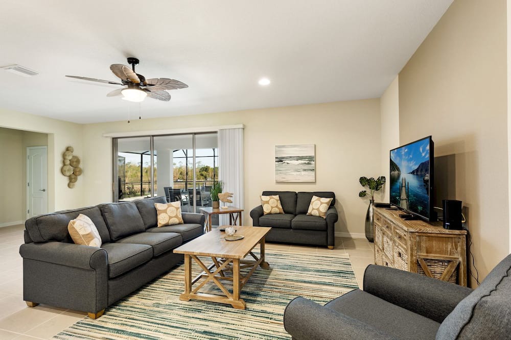 Photo of Livingroom in Bay Lake