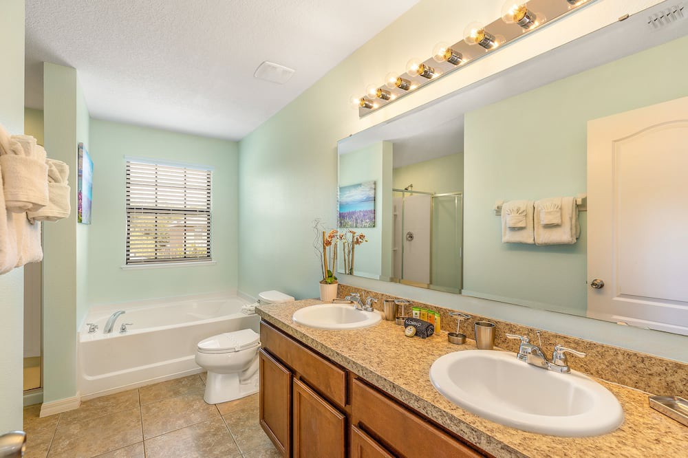 Photo of Bathroom in Cypress Pointe