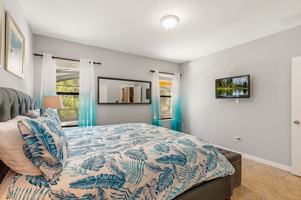Photo of Bedroom in Cypress Pointe